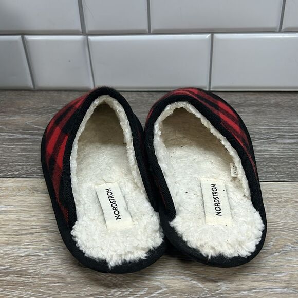 0327 Nordstrom plaid bedroom slippers - Picture 2 of 5